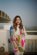 Stitched 2pc Sana Safinaz Replica - Image 4